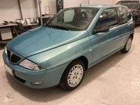 Usata Lancia Ypsilon 60 CV (44 kW) 2000 Azzurro/verde metallizzato Utilitaria