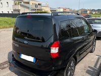Usata Ford Tourneo Courier 100 CV (73 kW) 2021 Nero Monovolume