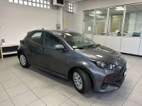 Usata Toyota Yaris Hybrid Active 92 CV (67 kW) 2025 Grigio Berlina