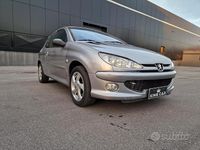 Usata Peugeot 206 88 CV (64 kW) 2004 Grigio Berlina