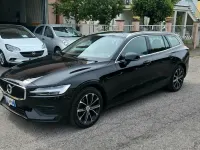 Usata Volvo V60 Business Edition 149 CV (109 kW) 2020 Nero Station wagon