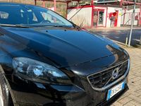 Second-hand Volvo V40 Kinetic 115 CP (84 kW) 2012 Negru Hatchback