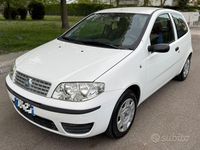 Usata Fiat Punto Dynamic 60 CV (44 kW) 2004 Bianco Utilitaria