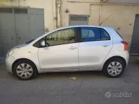 Usata Toyota Yaris 69 CV (50 kW) 2007 Grigio Utilitaria