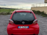 Usata Toyota Aygo 68 CV (50 kW) 2011 Rosso Utilitaria