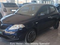 Usata Lancia Ypsilon Gold 70 CV (51 kW) 2021 Blu Utilitaria