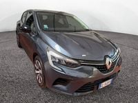 Begagnad Renault Clio V Zen 140 HK (102 kW) 2023 Grå Halvkombi