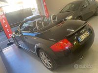 Usata Audi TT Roadster 179 CV (131 kW) 2001 Nero Cabrio