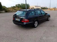 Usata Mercedes E220 150 CV (110 kW) 2004 Bluazzurro Station wagon