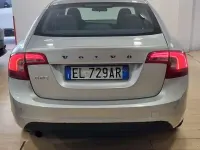 Usata Volvo S60 Momentum 163 CV (119 kW) 2012 Argento Berlina