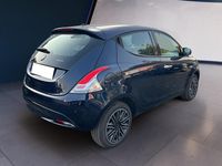 Begagnad Lancia Ypsilon Gold 70 HK (51 kW) 2021 Blå Halvkombi