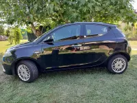 Usata Lancia Ypsilon Silver 69 CV (50 kW) 2016 Nero Utilitaria