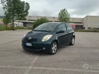 Usata Toyota Yaris 85 CV (62 kW) 2007 Verde Utilitaria