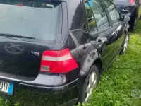 Usata VW Golf IV Trendline 105 CV (77 kW) 2004 Nero Berlina