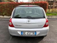 Usata Renault Clio II Dynamique 58 CV (42 kW) 2007 Grigio Berlina