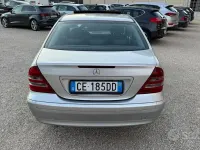 Usata Mercedes C220 Elegance 143 CV (105 kW) 2002 Grigio Berlina