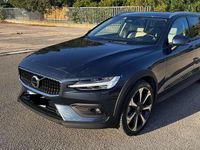 Usata Volvo V60 CC Ultimate 197 CV (144 kW) 2023 Blu/azzurro Station wagon