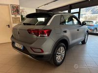 Usata VW T-Roc R-line 150 CV (110 kW) 2024 Grigio SUV