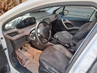 Usata Peugeot 2008 115 CV (84 kW) 2015 Bianco SUV