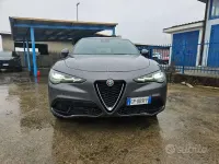 Usado Alfa Romeo Stelvio Super 209 CV (153 kW) 2023 Gris SUV