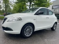 Gebraucht Lancia Ypsilon S 95 PS (69 kW) 2012 Weiß Kleinwagen