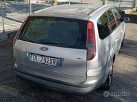 Usata Ford Focus 90 CV (66 kW) 2007 Grigio Station wagon