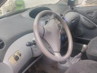 Usata Toyota Yaris 68 CV (50 kW) 2002 Grigio Utilitaria