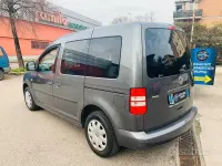 Usata VW Caddy Comfortline 102 CV (75 kW) 2011 Grigio Monovolume