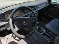 Usata Mercedes 190 105 CV (77 kW) 1987 Grigio Berlina