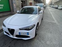 Usata Alfa Romeo Giulia 150 CV (110 kW) 2017 Bianco Berlina