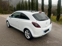 Usata Opel Corsa 75 CV (55 kW) 2009 Bianco Utilitaria