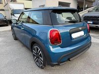 Begagnad Mini ONE Essential 102 HK (75 kW) 2021 Blå Halvkombi