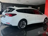 Usata Ford Focus ST-Line 120 CV (88 kW) 2022 Bianco Station wagon