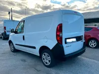 Usata Fiat Doblò Lounge 95 CV (69 kW) 2021 Bianco Monovolume