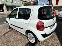 Usata Renault Modus 75 CV (55 kW) 2013 Bianco Monovolume