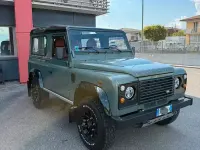 Usata Land Rover Defender 122 CV (89 kW) 2009 Verde Station wagon