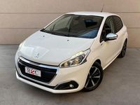 Usata Peugeot 208 Signature Sky 83 CV (61 kW) 2019 Bianco Utilitaria