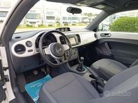 Usata VW Beetle 105 CV (77 kW) 2012 Bianco Utilitaria