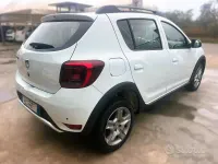 Usata Dacia Sandero Stepway 90 CV (66 kW) 2017 Bianco Berlina
