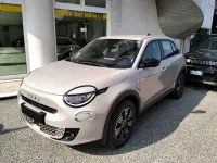 Usata Fiat 600 Pop 136 CV (100 kW) 2025 Beige pastello SUV
