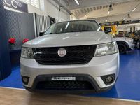 Käytetty Fiat Freemont 170 HP (125 kW) 2012 Harmaa Katumaasturi