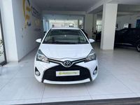 Usata Toyota Yaris Lounge 69 CV (50 kW) 2016 Bianco metallizzato Berlina