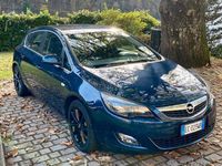 Usata Opel Astra Cosmo 160 CV (117 kW) 2010 Blu Berlina