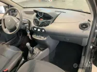 Usata Renault Twingo Night&Day 75 CV (55 kW) 2014 Grigio Utilitaria