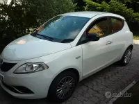 Usata Lancia Ypsilon Gold 69 CV (50 kW) 2017 Bianco Utilitaria