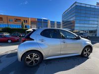 Nuova Toyota Yaris Hybrid Trend 115 CV (84 kW) 2025 Grigio Berlina