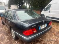 Begagnad Mercedes E200 186 HK (136 kW) 2000 Svart Sedan