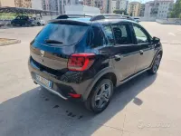 Usata Dacia Sandero Stepway 90 CV (66 kW) 2017 Nero Berlina
