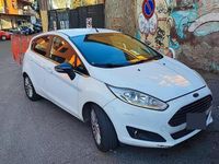 Usata Ford Fiesta 75 CV (55 kW) 2013 Bianco Utilitaria