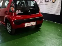 Begagnad Citroën C1 Attraction 68 HK (50 kW) 2013 Röd Halvkombi